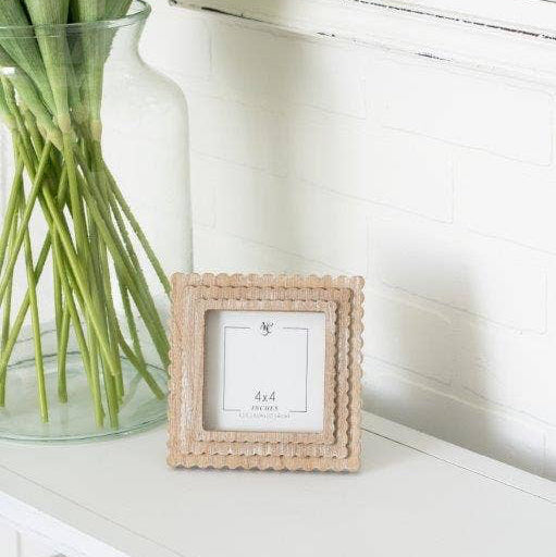 Scalloped Wood Photo Frame