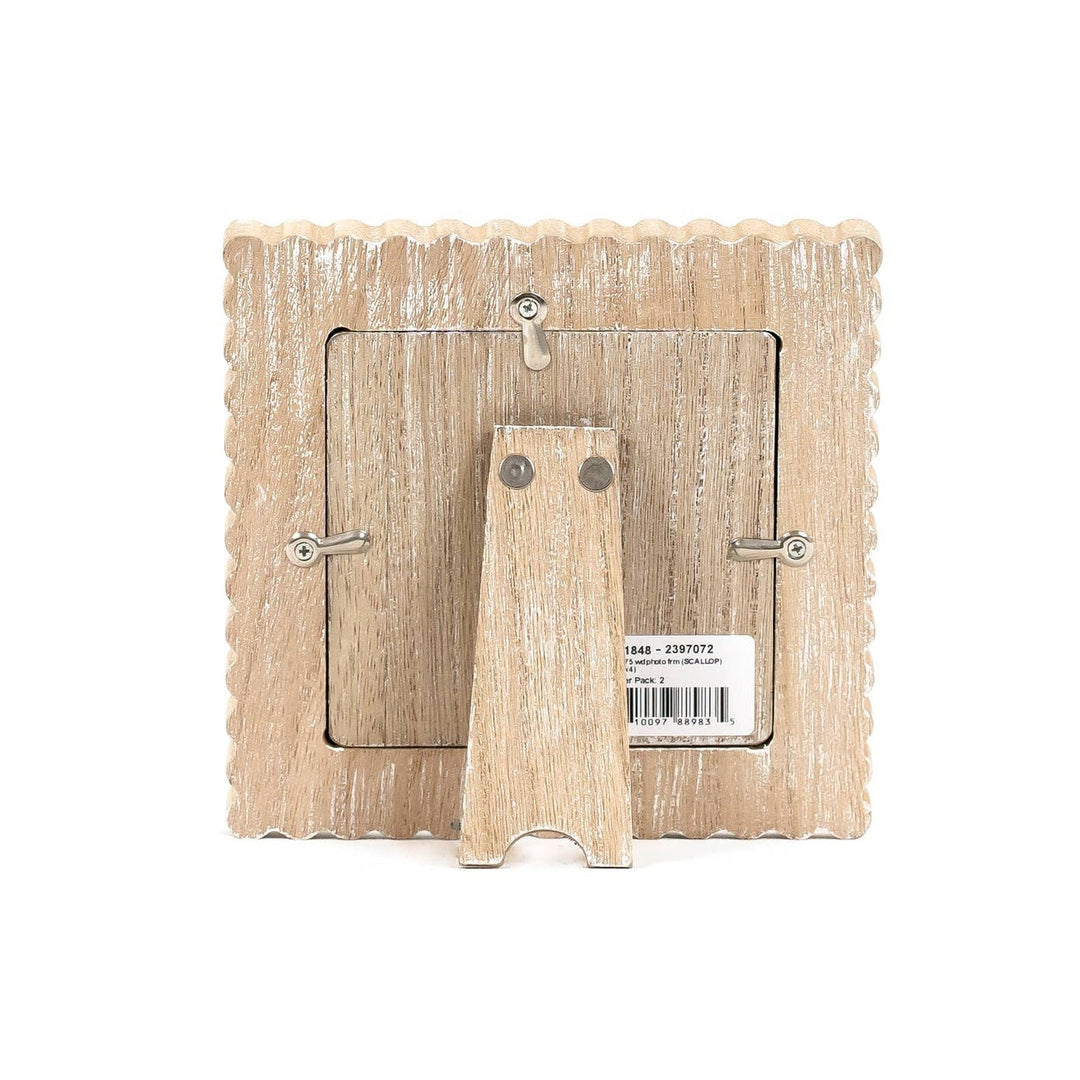 Scalloped Wood Photo Frame