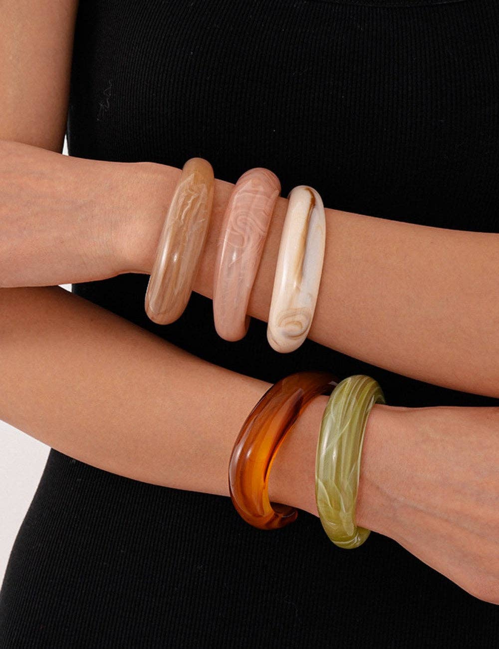 Vintage Smoothy Open Acrylic Bracelet Beige