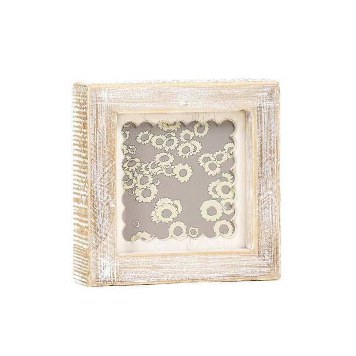 Two Sided Scallop Daisies 2 Wall Art