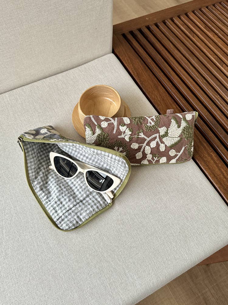 Simple Floral Embroidered Makeup Bag