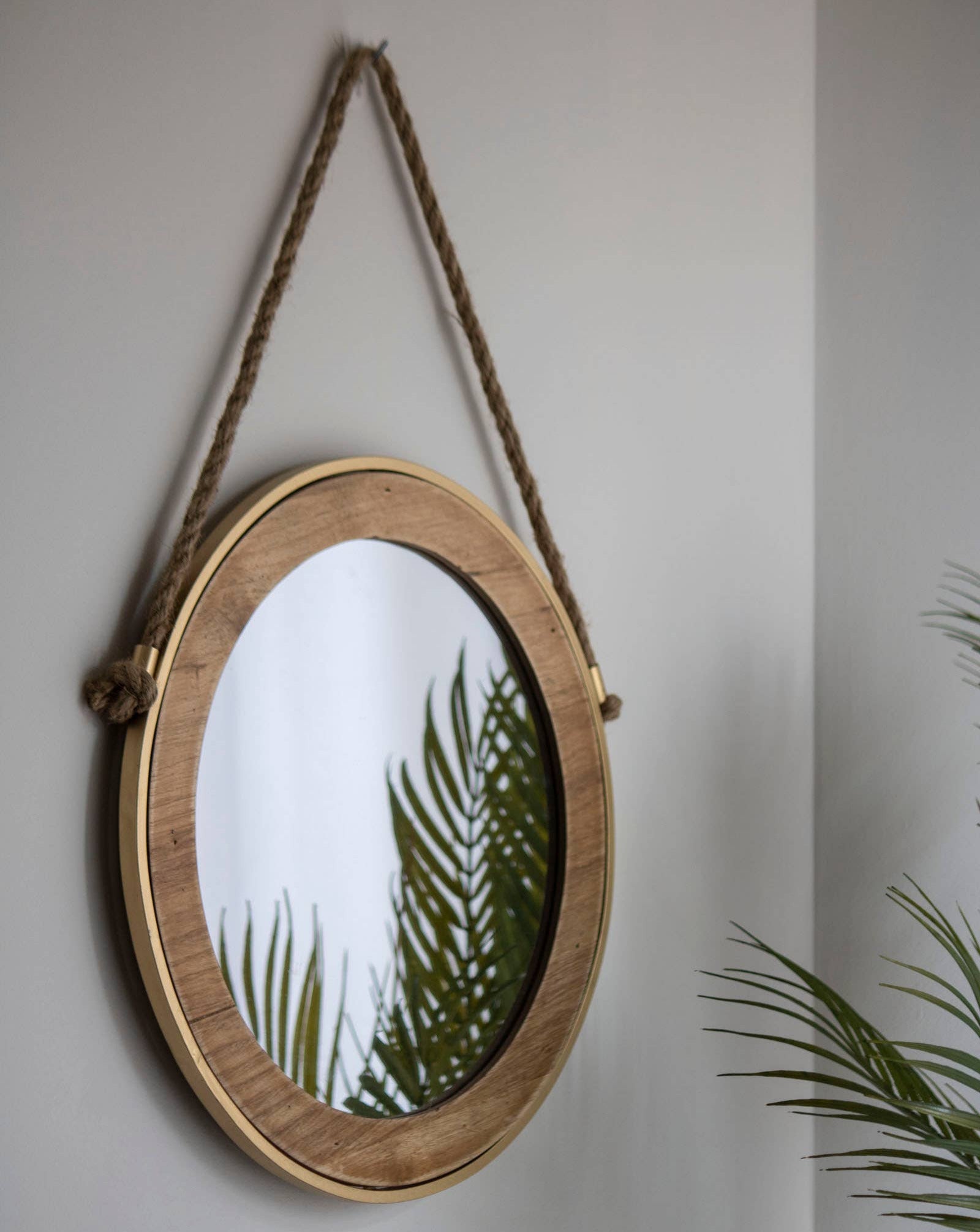 Copal Round Wall Mirror w/ Gold Edge & Jute Hanger