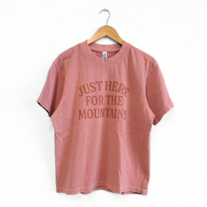 Just Here For The Mountains Pigment Salmon Unisex Tee