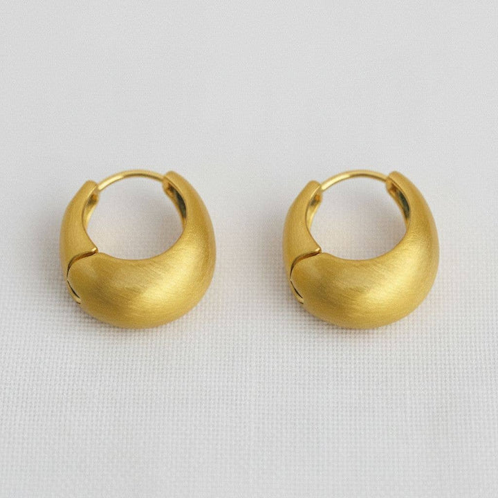 Stylish Vintage-Inspired Hoop Earrings