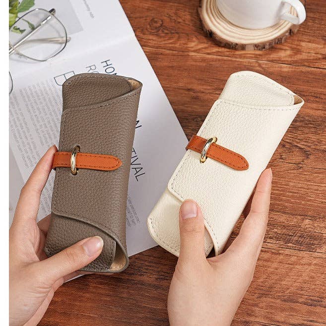 White Minimalist Glasses Case